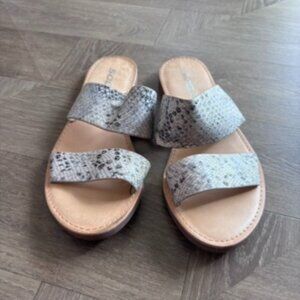 SODA SNAKE PRINT DOUBLE STRAP SANDAL